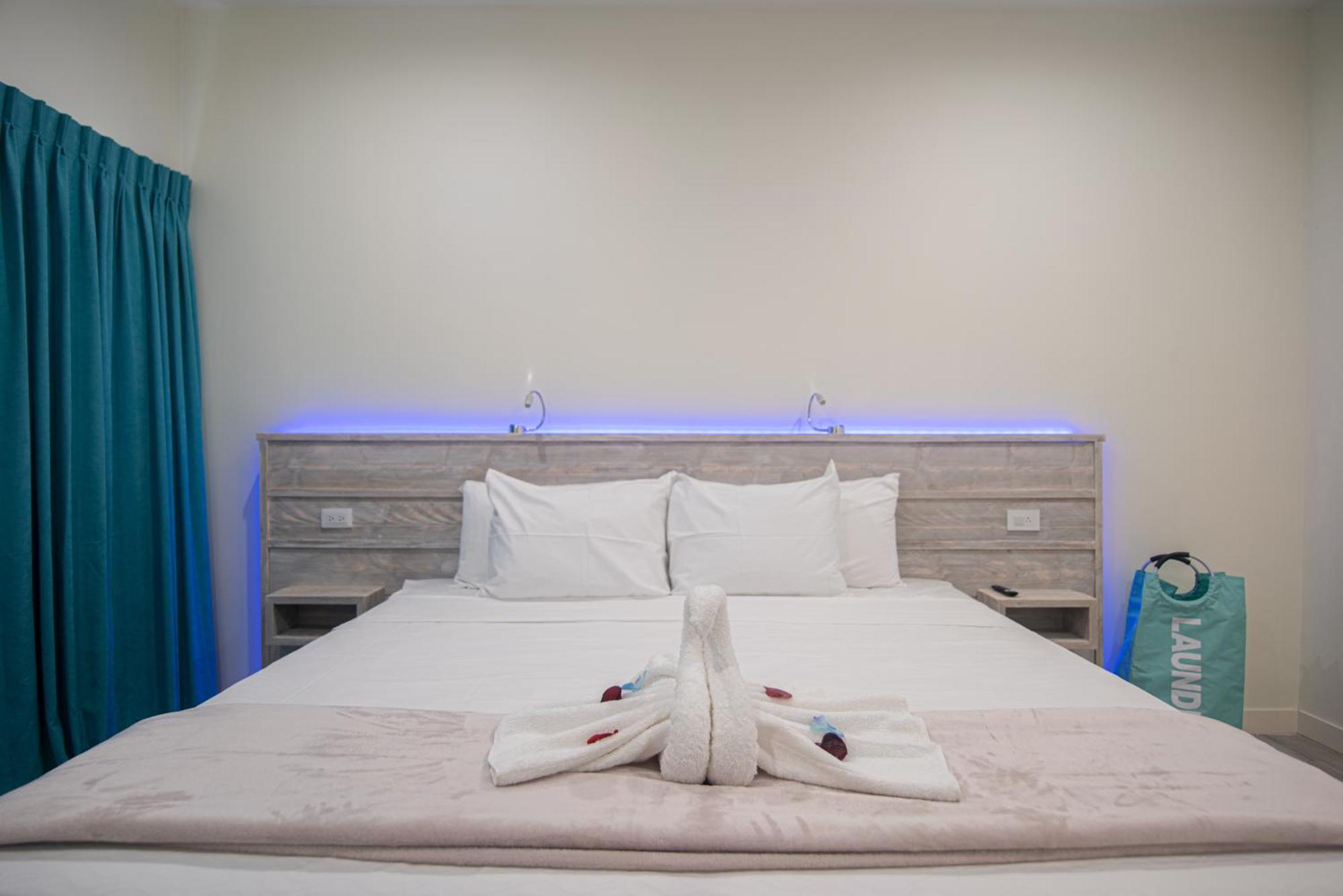 The Cove - Condo Hotel - Palm Beach Strip מראה חיצוני תמונה