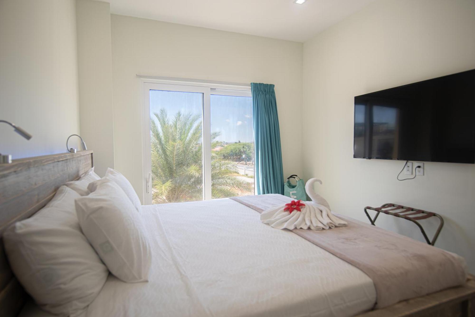The Cove - Condo Hotel - Palm Beach Strip מראה חיצוני תמונה