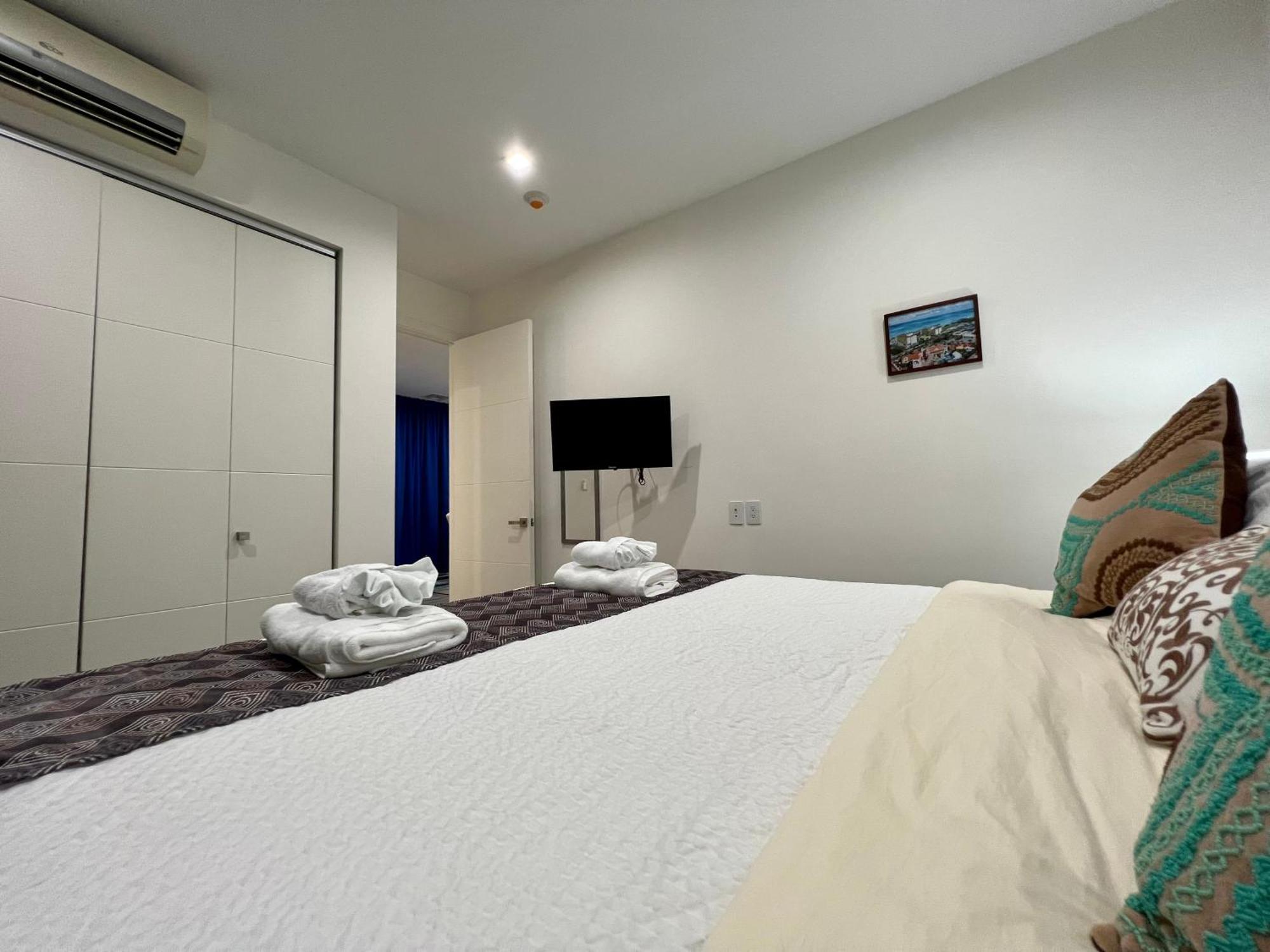 The Cove - Condo Hotel - Palm Beach Strip חדר תמונה