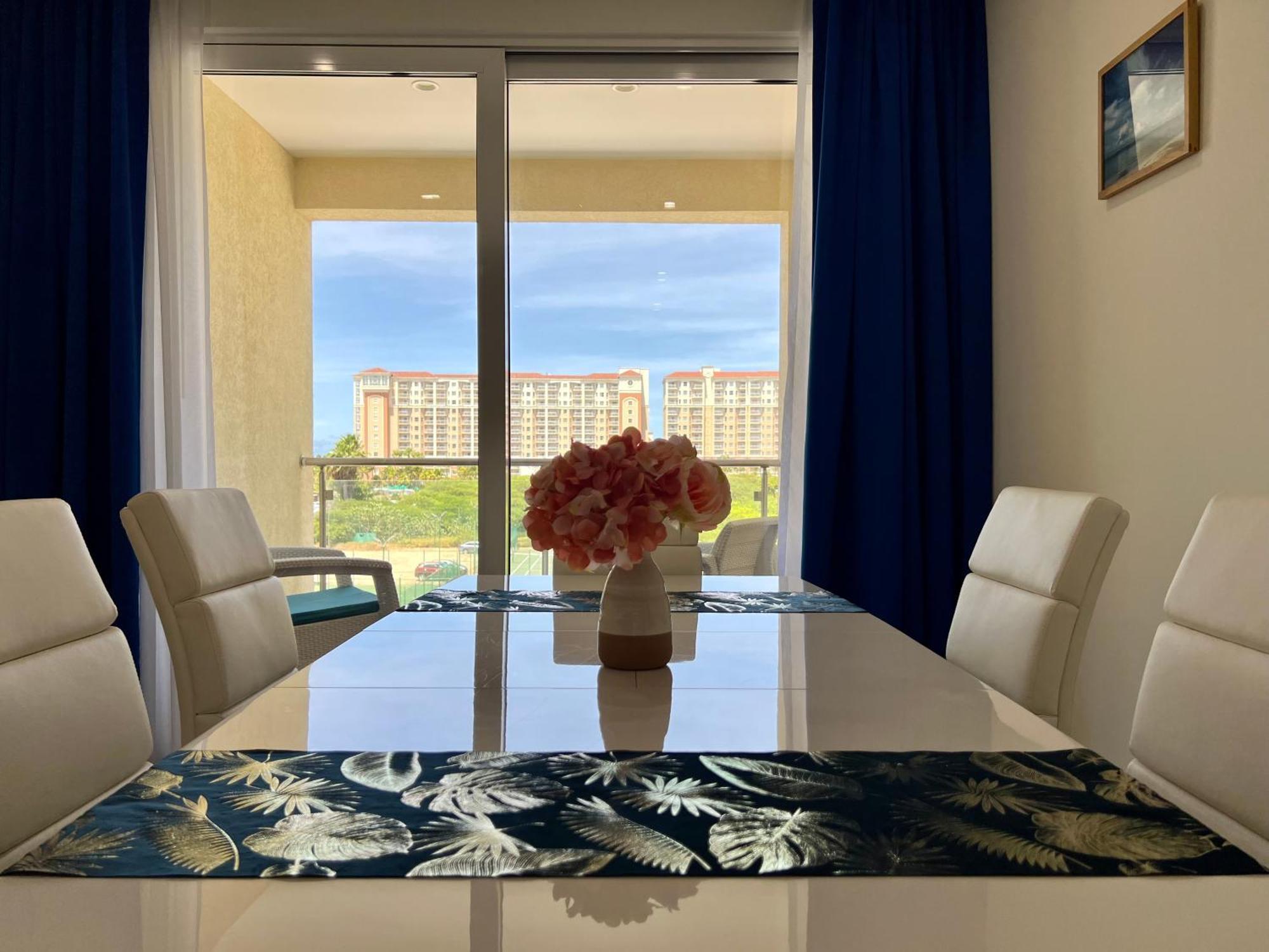 The Cove - Condo Hotel - Palm Beach Strip מראה חיצוני תמונה